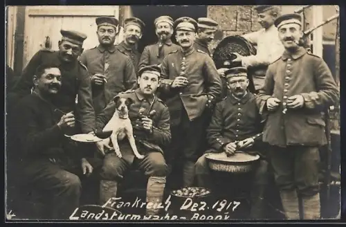 Foto-AK Hund mit Landsturm-Soldaten
