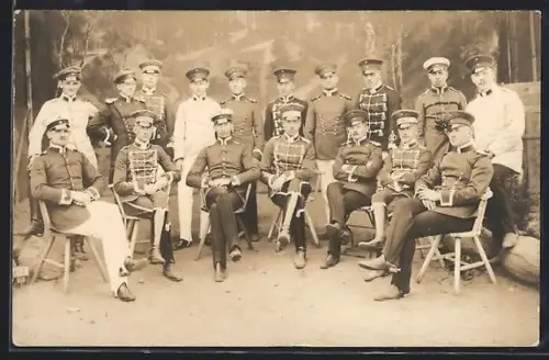 Foto-AK Soldaten der Kavallerie in Uniformen