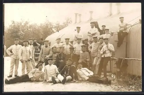 AK Munster, Gruppenbild von Soldaten in Uniformen