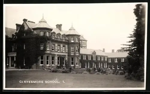 AK Clayesmore, Clayesmore School