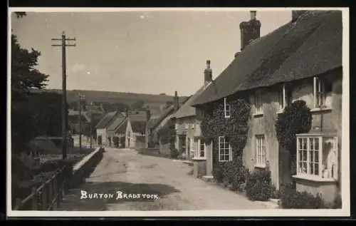AK Burton Bradstock, Street View
