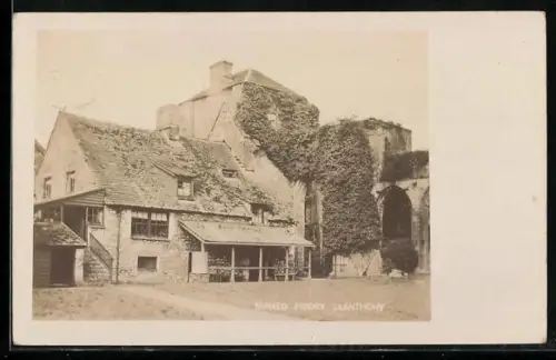 AK Llanthony, Ruined Priory