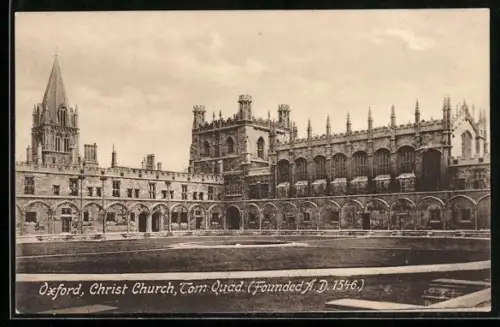 AK Oxford, Christ Church, Tom Quad