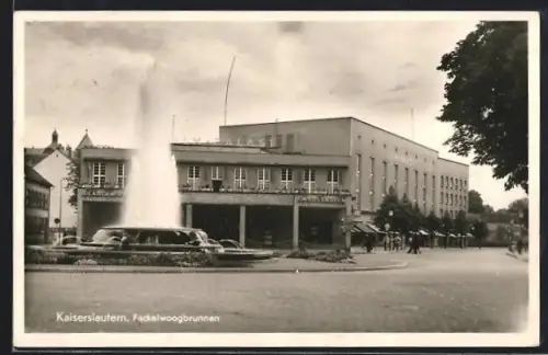 AK Kaiserslautern, Fackelwoogbrunnen mit Restaurant Stadtkaffee, Bauhaus