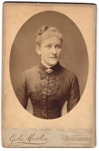 Fotografie Gebr. Martin, Augsburg, Bahnhofstrasse, Porträt von Maria Hulderegger