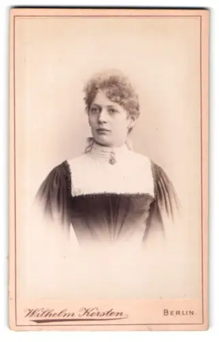 Fotografie Wilhelm Kersten, Berlin, Krausen-Str. 35, Porträt einer Dame