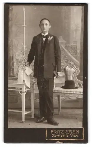 Fotografie Fritz Egem, Speyer, Herr im eleganten Anzug mit Zylinder