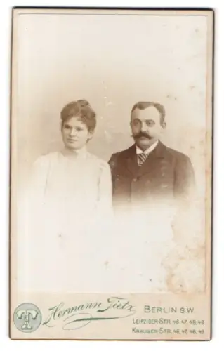 Fotografie Hermann Tietz, Berlin, Leipziger Str. 46, 47, 48, 49, Paarporträt