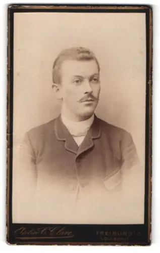 Fotografie Atelier C. Clare, Freiburg, Louisenstrasse 5, Porträt eines eleganten Mannes