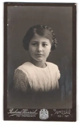 Fotografie Richard Heinrich, Bunzlau, Schloss-Prom. 16, Porträt eines jungen Mädchens