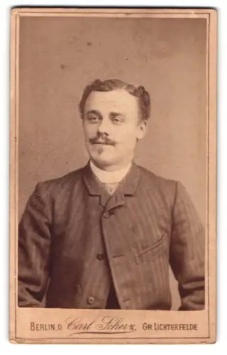 Fotografie Carl Scherz, Berlin, Holzmarkt-Str. 71, Porträt eines Herrn