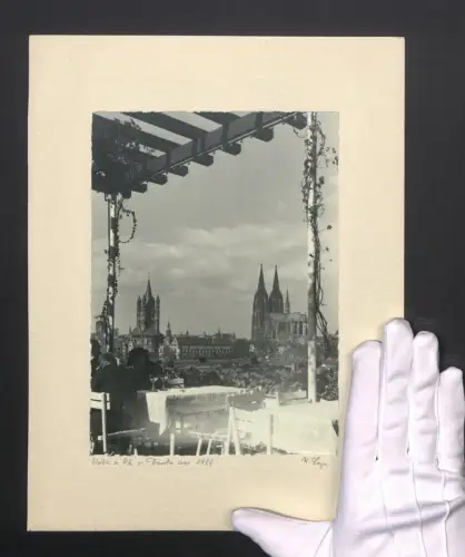 Fotografie W. Seeger, Ansicht Köln a. Rh., Blick zum Dom und St. Martin Kirche von Deutz aus, 1936