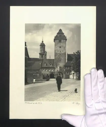 Fotografie W. Seeger, Ansicht Volkach, Partie am oberen Turm, Opel Fahrrad Werbeschild, Grossformat 25 x 32cm