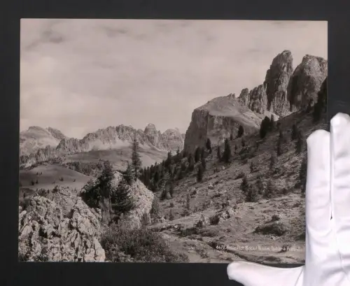 Fotografie Photoglob, Ansicht Sellajoch, Mesules-Tschier & Puetz-Spitzen, Grossformat 27 x 21cm