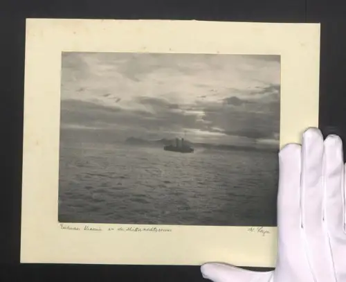 Fotografie W. Seeger, Eisbrecher Krassin / Krasin in der Mitternachtssonne