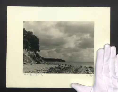 Fotografie W. Seeger, Ansicht Grömitz, Partie an der Steilküste mit Blick auf die Ostsee, Grossformat 32 x 25cm