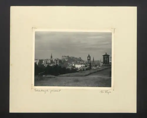 Fotografie W. Seeger, Ansicht Edinburgh, Blick vom Calton Hill auf die Stadt und Burg