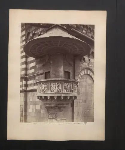 Fotografie unbekannter Fotograf, Ansicht Prato, Cattedrale Pulpito Esterni (Donatelli e Michele di Bartolommeo)