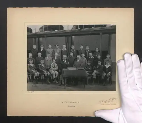 Fotografie H. Courte & M. Petitin, Levallois-Perret, Ansicht Annecy, Lycee d`Annecy (1921-1922), Lehrer mit Schülern