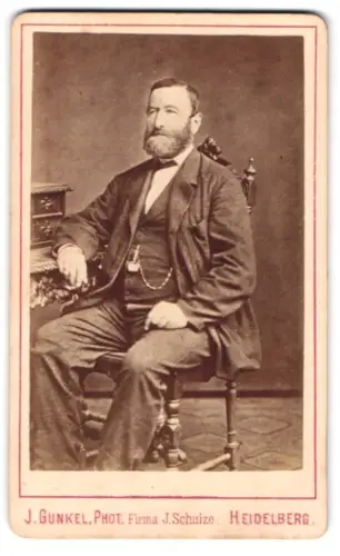 Fotografie J. Gunkel, Heidelberg, Anlage 25, Porträt eines Herrn