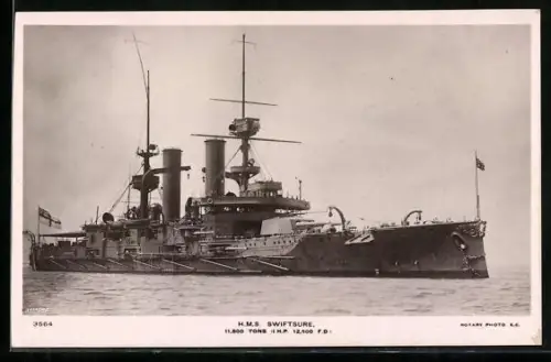 AK Englisches Kriegsschiff H.M.S. Swiftsure vor Ankerl liegend