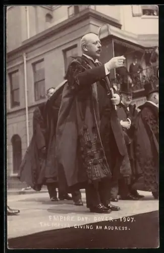 AK Dover, Empire Day 1907, The Mayor giving an address