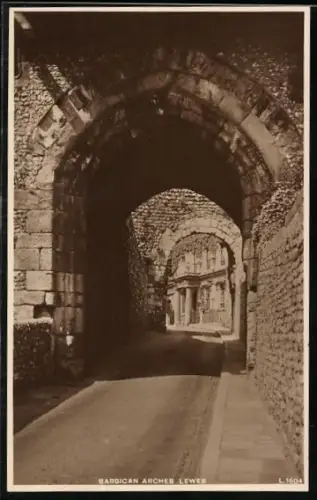 AK Lewes, Barbican Arches