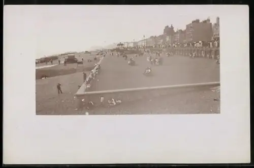AK Brighton, Moderner englischer Badestrand
