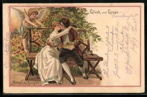AK Amor beobachtet ein sich küssendes Paar