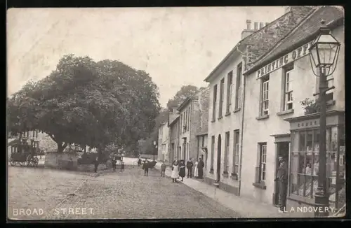 AK Llandovery, Broad Street