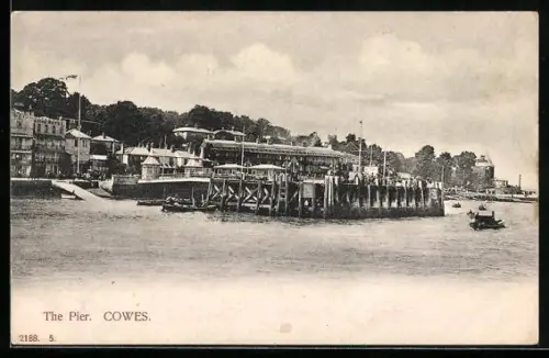 AK Cowes, The Pier