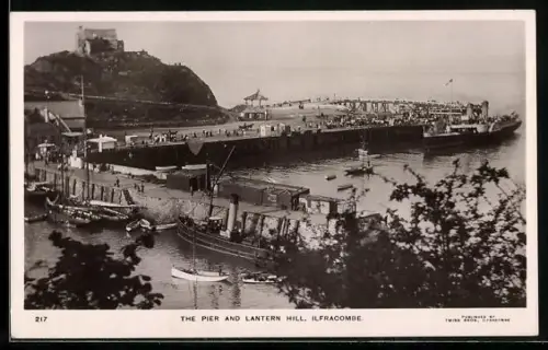 AK Ilfracombe, The Pier and Lantern Hill