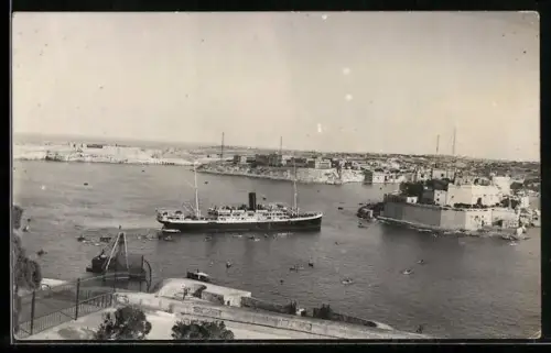 AK Malta, Panorama with ship and boats