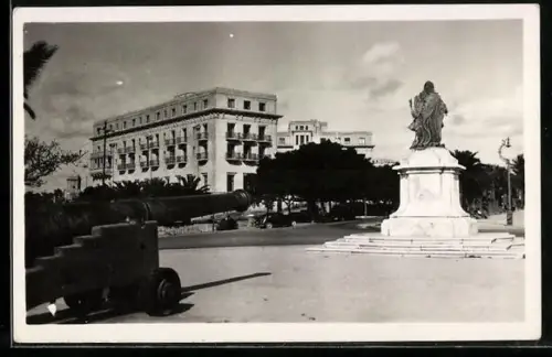AK Malta, Cannon pointing at a monument