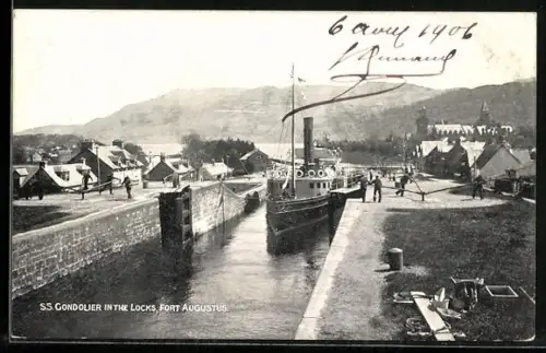 AK Fort Augustus, S. S. Gondolier in the Locks