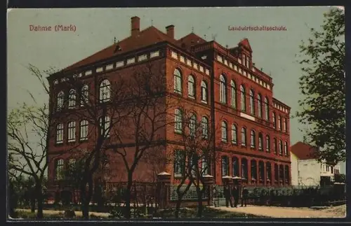 AK Dahme / Mark, Studenten vor der Landwirtschaftsschule