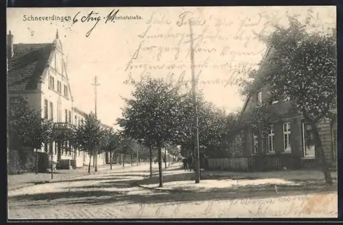 AK Schneverdingen, Bahnhofstrasse mit Passanten