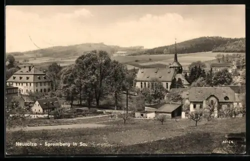 AK Neusalza-Spremberg in Sa., Ortsansicht mit Kirche