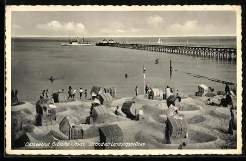AK Grömitz i. Holst., Strand mit Landungsbrücke