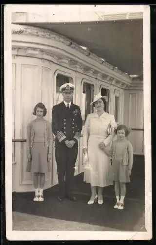Foto-AK Georg VI. mit seiner Familie