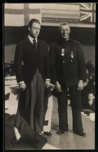 Foto-AK Prince of Wales and lifeboatman Henry Blogg