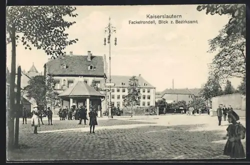 AK Kaiserslautern, Fackelrondell, Blick zum Bezirksamt