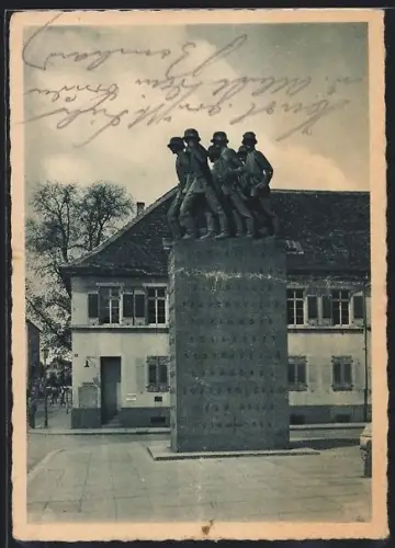 AK Kaiserslautern, Kriegerdenkmal der 23. auf dem Marktplatz
