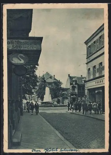 AK Kaiserslautern, Hotel Restaurant Schwan, Brunnen, Strassenansicht