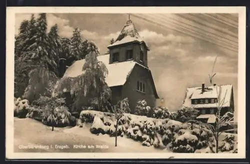 AK Oberbärenburg /Erzgeb., Kirche am Walde im Winter
