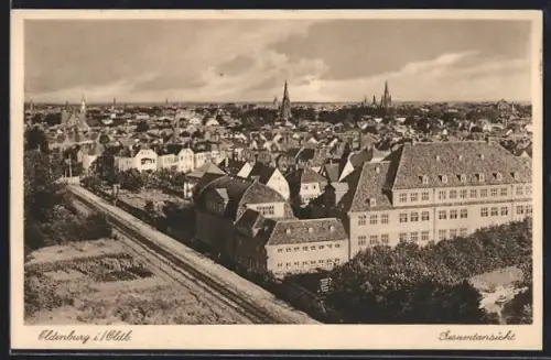 AK Oldenburg /Oldb., Totalansicht mit Bahnschienen