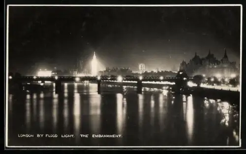 AK London, The Embankment by Flood Light