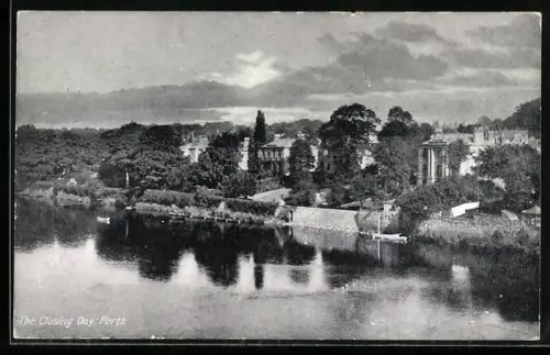 AK Perth, The Closing Day