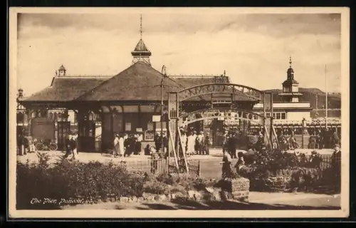 AK Dunoon, The Pier