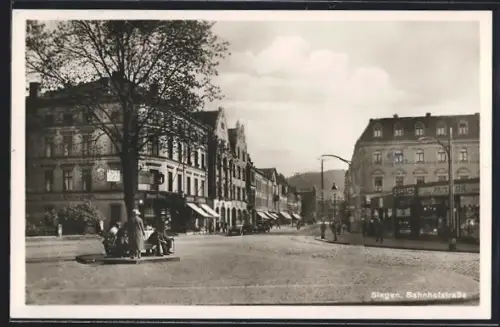 AK Siegen, Bahnhofstrasse mit Geschäften